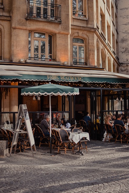 De charme van horeca terrasoverkapping: een blik op de voordelen en trends
